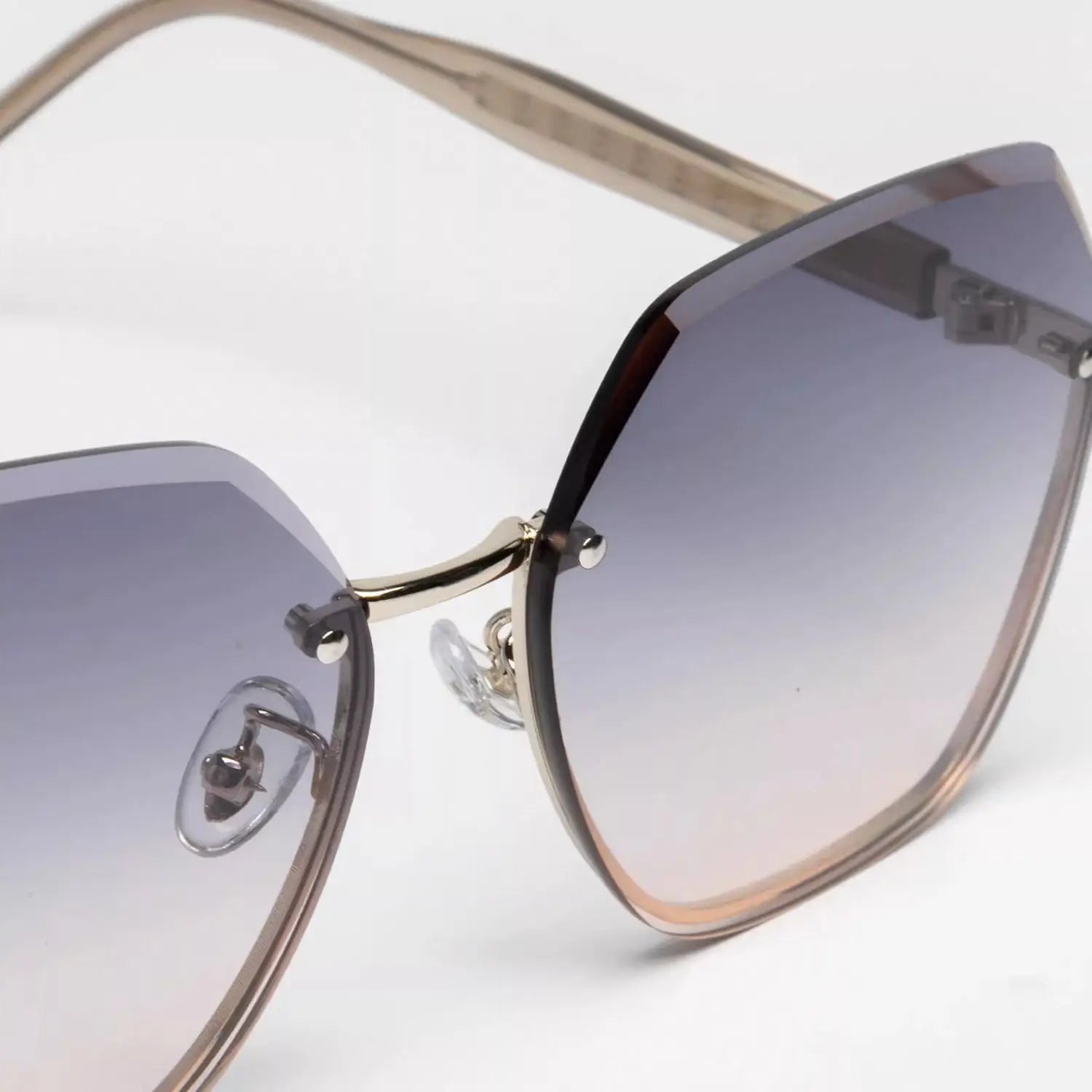 BAPORSSA Ultra-Light Gradient Sunglasses UV400 Alloy Frame Minimalist