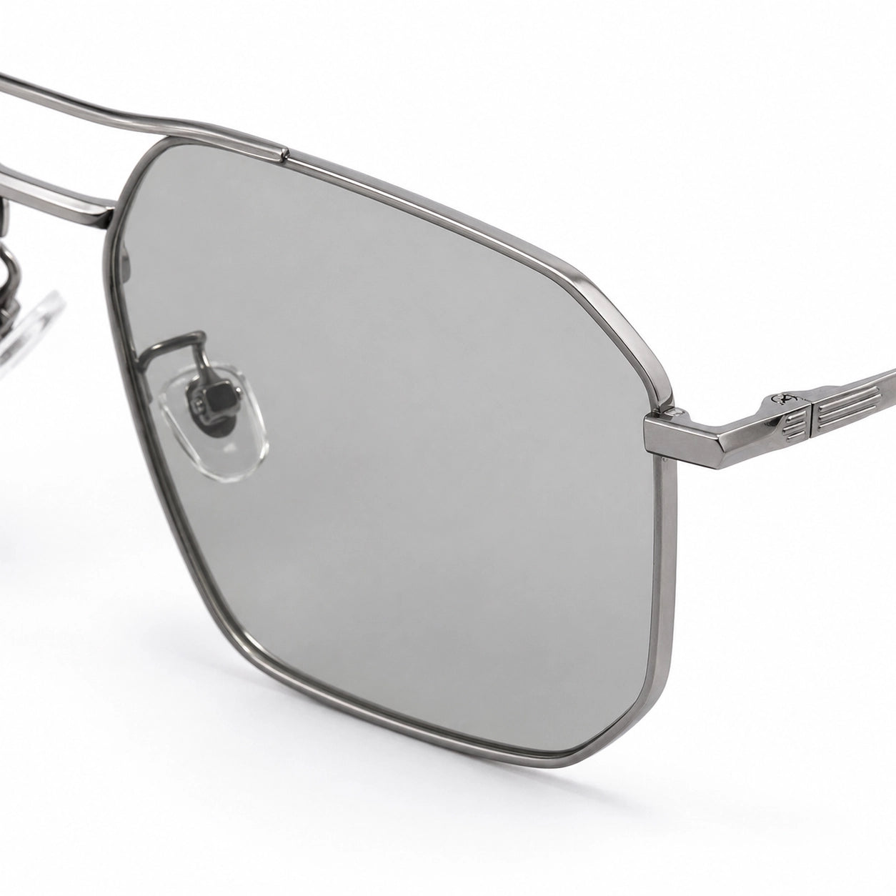 BAPORSSA Shift Sunglasses Optical Color Change lifestyle scene lens detail view
