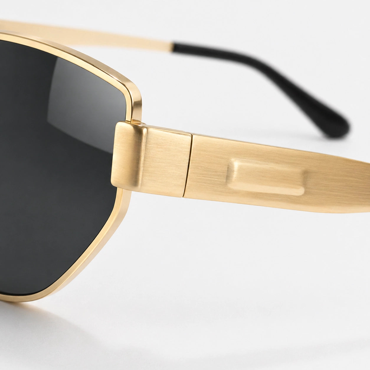 BAPORSSA Sunglasses black gold lens detail view