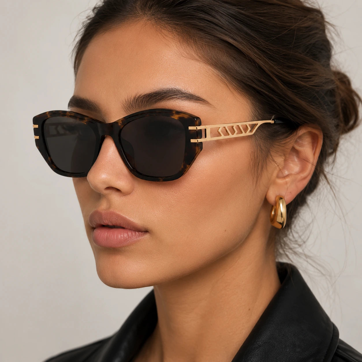 BAPORSSA noir tortoise shell sunglasses close up portrait