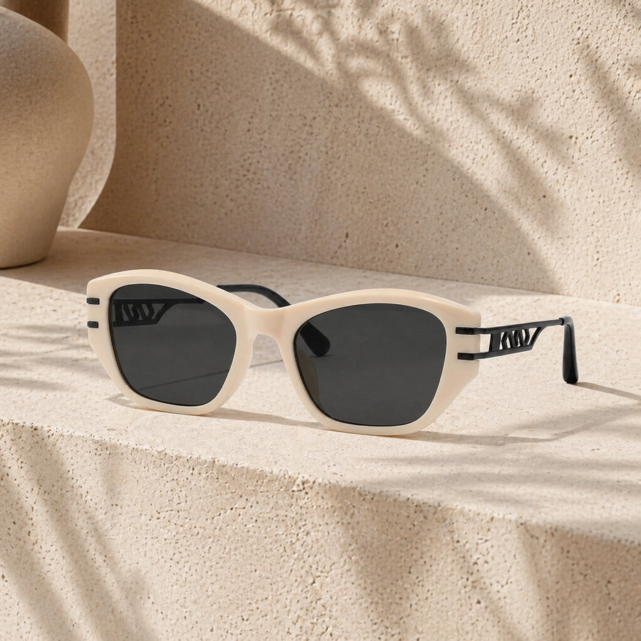BAPORSSA Noir Sunglasses lifestyle scene 3
