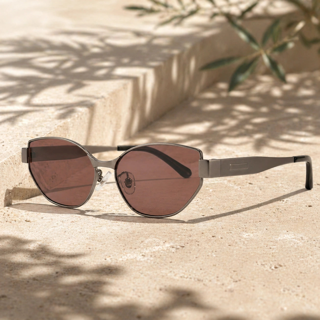 BAPORSSA Sunglasses Amber lifestyle scene 2