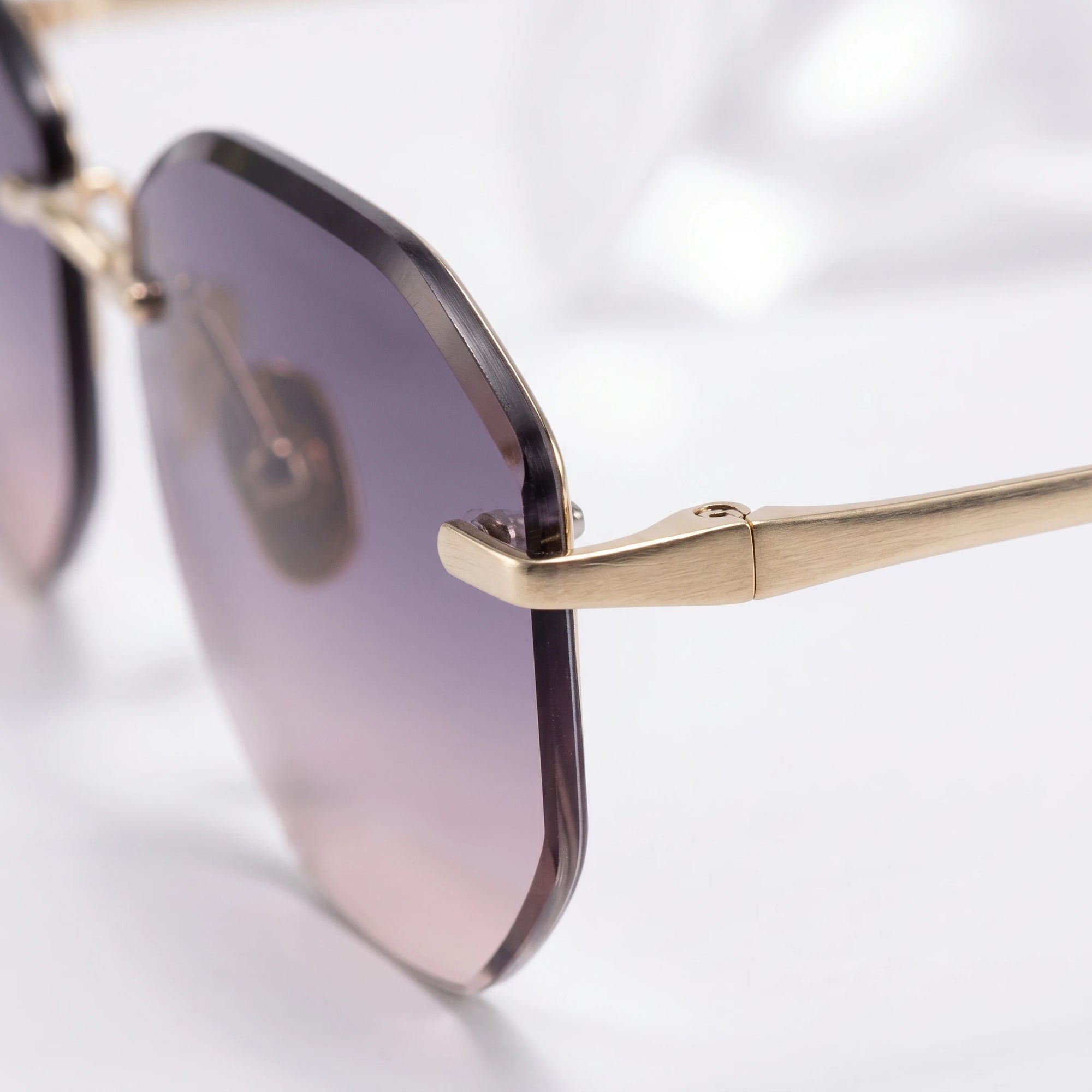 BAPORSSA Back Bone Lens detail view for sunglass lenses