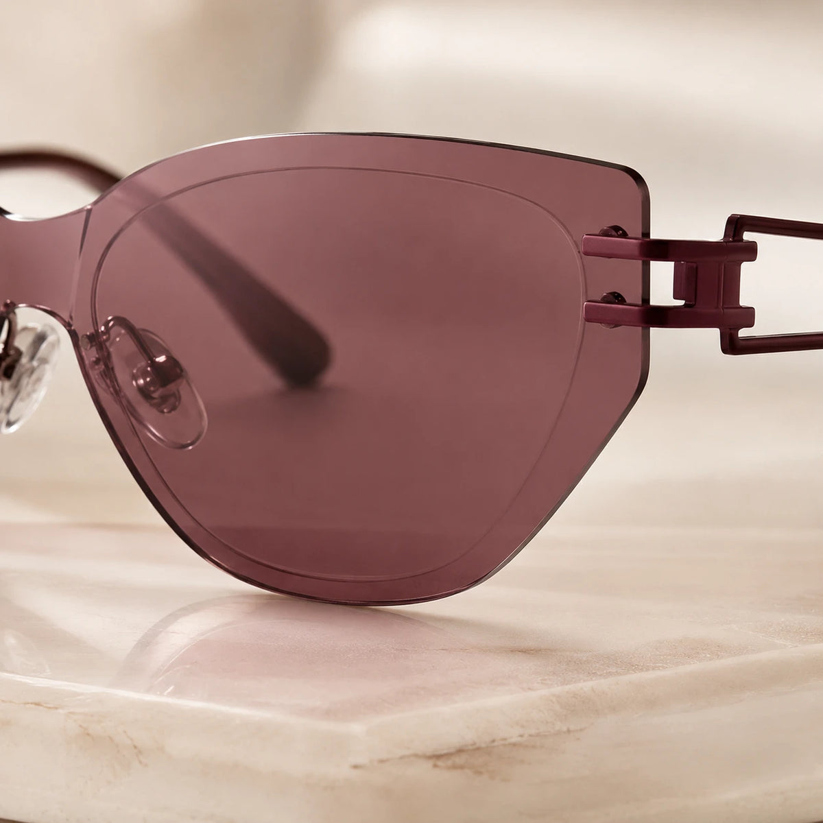 BAPORSSA edge rimless lens cut macro detail view featuring rimless sunglasses