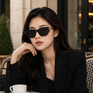 BAPORSSA noir black sunglasses outdoor cafe lifestyle