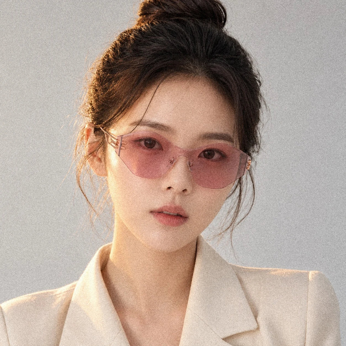 BAPORSSA Vanguard sunglasses in Pink, worn by a model, front view